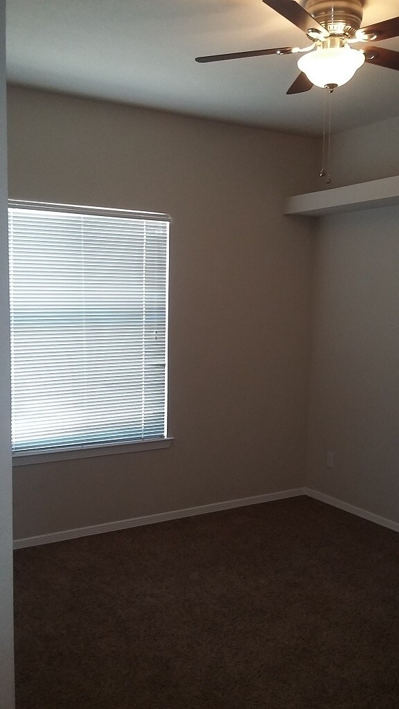 Building Photo - 4 Bedrooms 3 Baths EnergyStar Home