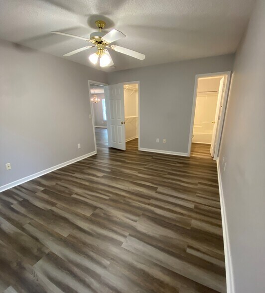 Building Photo - 3340 Centerville Rd