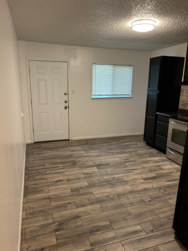 Building Photo - 407 Randy Blvd