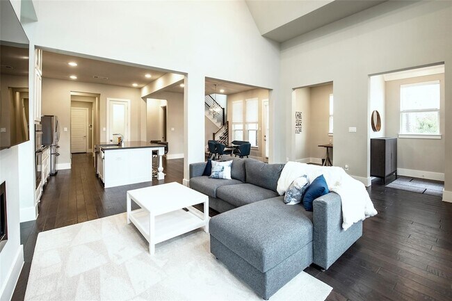 Building Photo - 6812 Royal Liverpool Dr