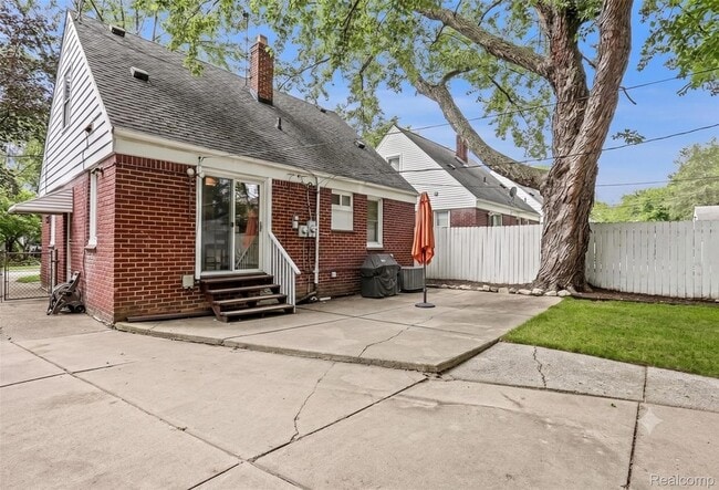 Building Photo - 2125 Dallas Ave