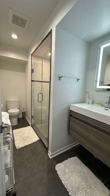 Building Photo - 2142 W Monroe St