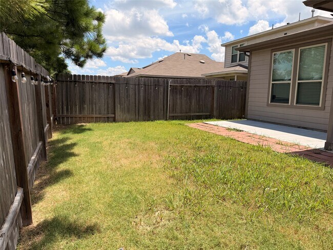 Building Photo - 4622 Champions Landing Dr