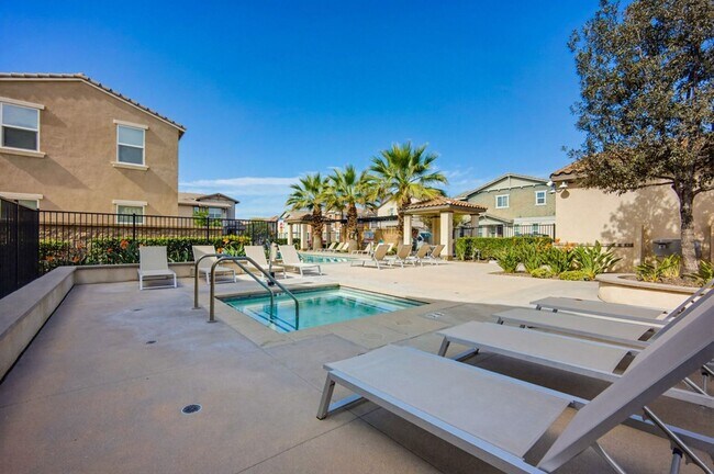 Building Photo - NEW LISTING 4 Bedroom, 3 Bathroom, 2 Garage Detached Condominium, with HVAC, Tankless Water Heate...