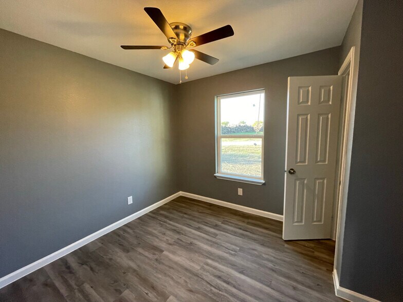 Building Photo - 501 S Front St