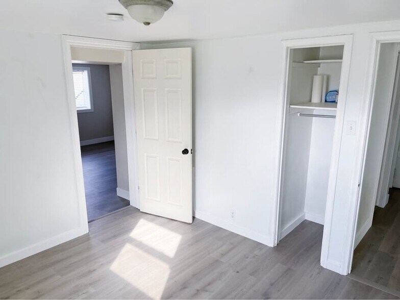 Building Photo - 971 E 300 S