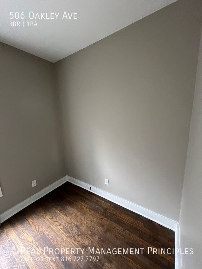 Building Photo - 506 Oakley Ave