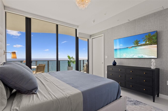 Building Photo - 900 N Ocean Blvd