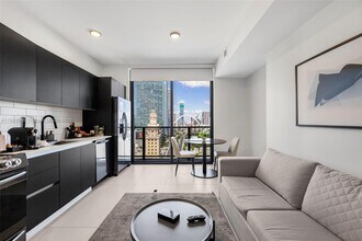 Building Photo - 398 NE 5th St