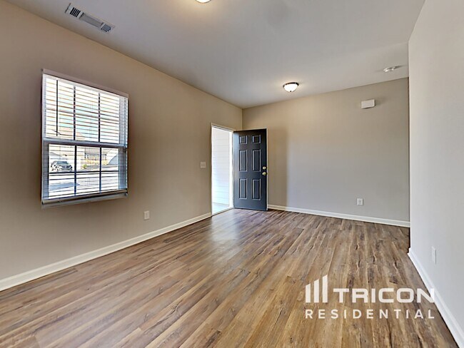 Building Photo - 238 Trail Winds Dr