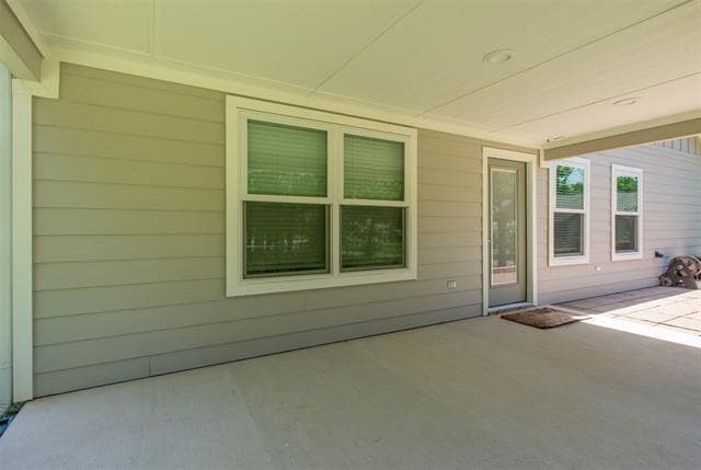 Building Photo - 347 Enchanted Dr
