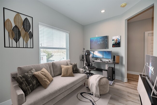 Building Photo - 1718 Hardy St