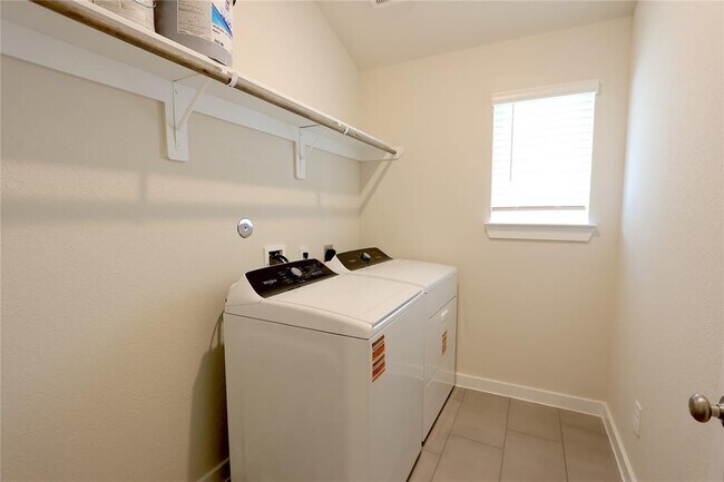 Building Photo - 1435 Waggoner Rnch Trl