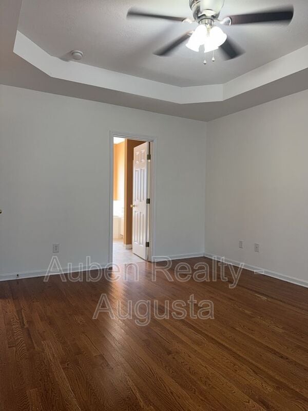 Building Photo - 901 McMillan Cir