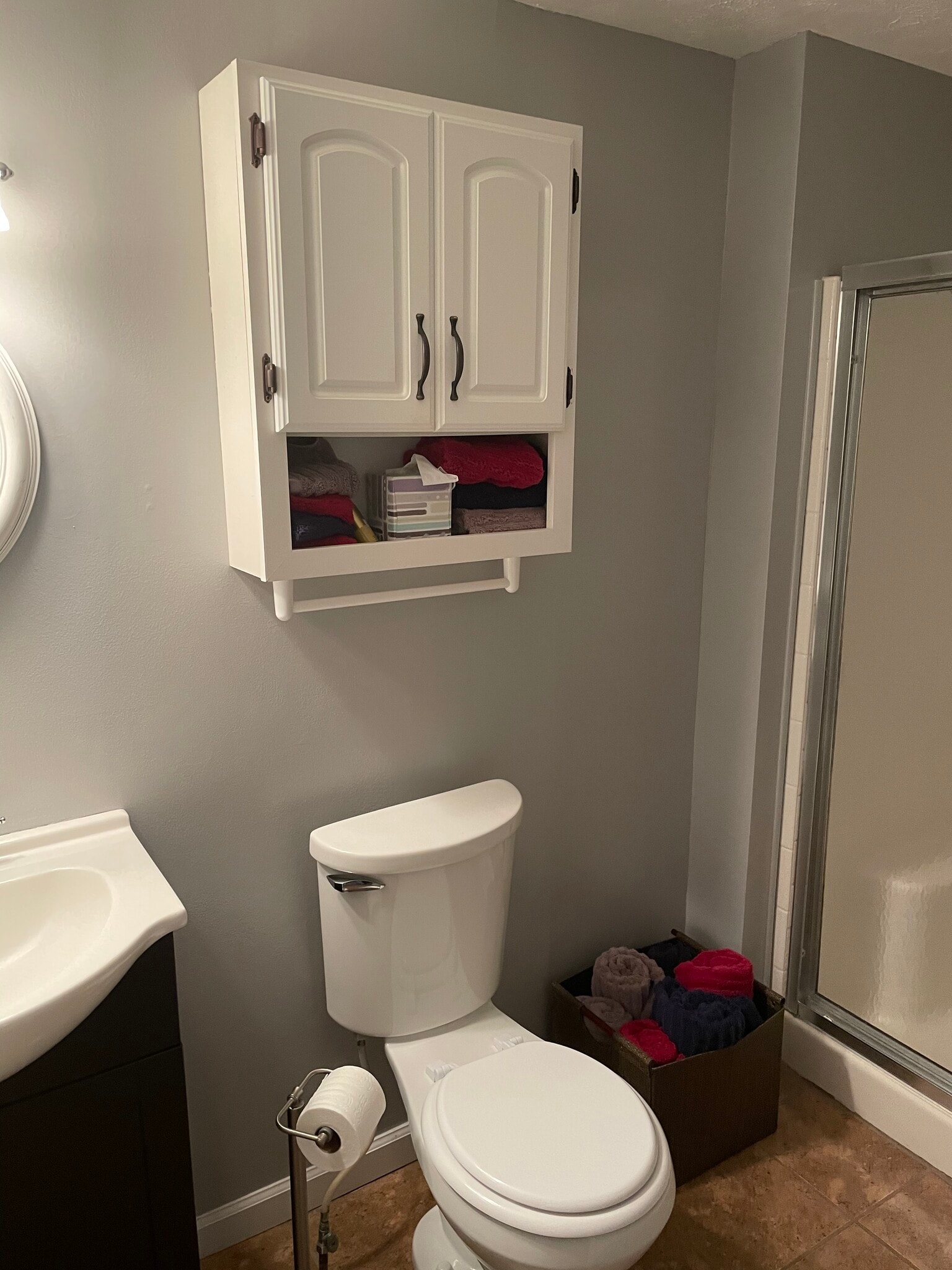 Downstairs bathroom - 39 Lakeshore Ln