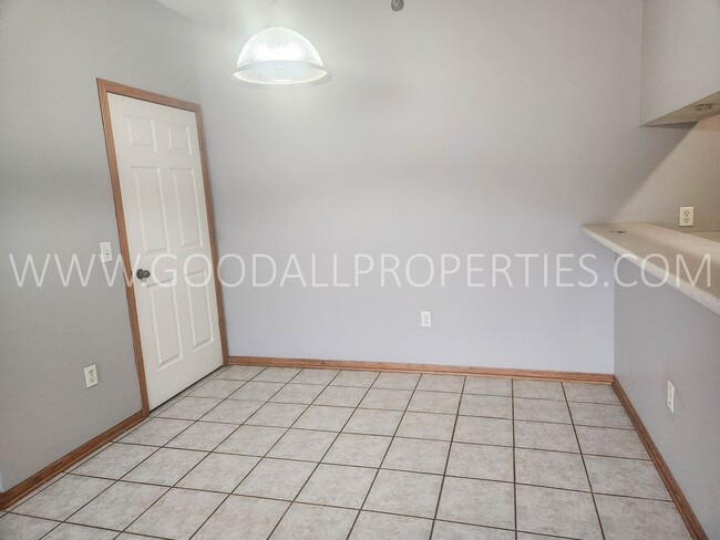Building Photo - 3 bedroom townhome in Ankeny