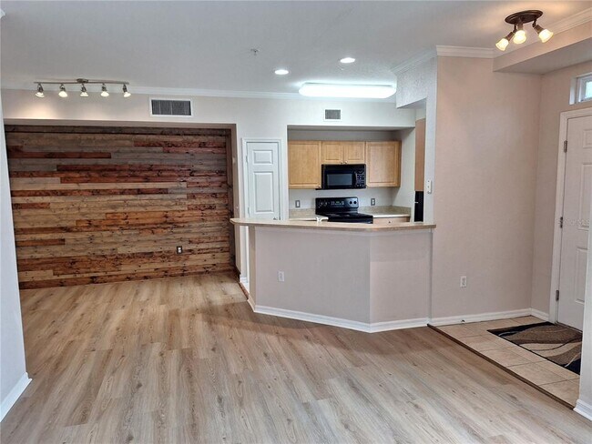 Building Photo - 5550 Rosehill Rd