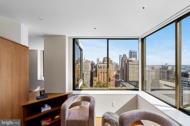 Building Photo - 202 W Rittenhouse Square