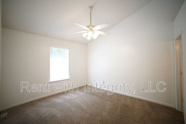 Building Photo - 6315 N Placid Pl