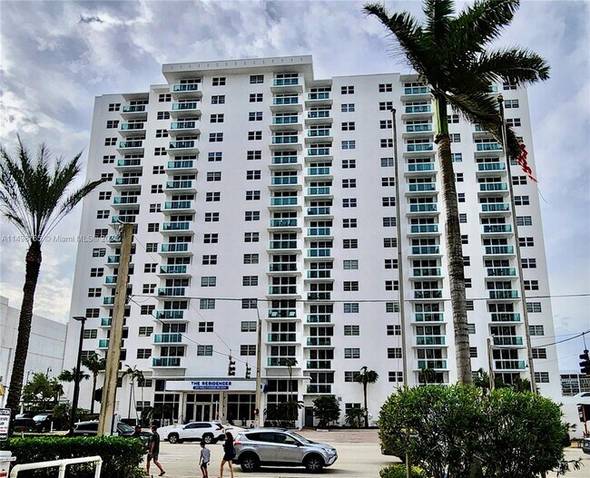 Building Photo - 3000 S Ocean Dr