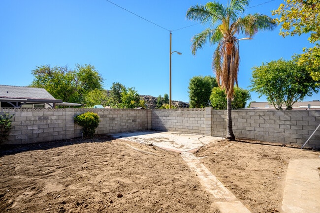 Building Photo - 22570 Los Tigres Dr