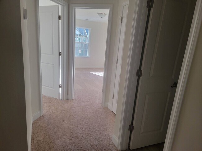 Building Photo - Charming 3BR Townhome in Durham