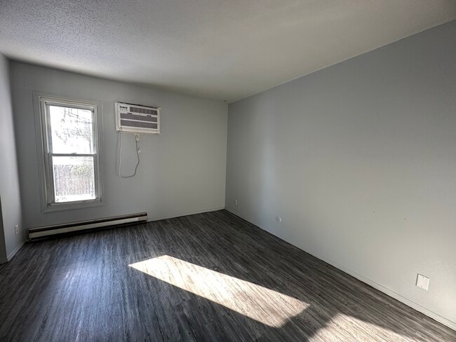 Building Photo - 123-16 Attica-W