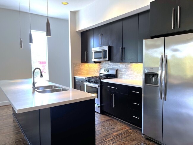 Building Photo - 1524 Blodgett St