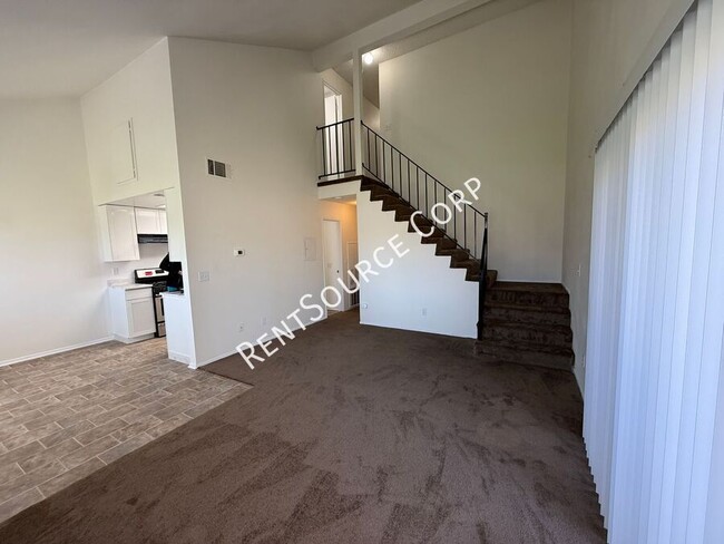 Building Photo - 1601 Cactus Dr