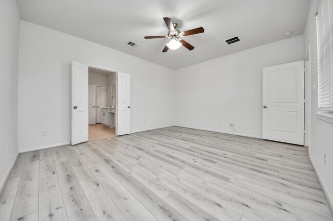 Building Photo - 24111 Golden Fallow Dr