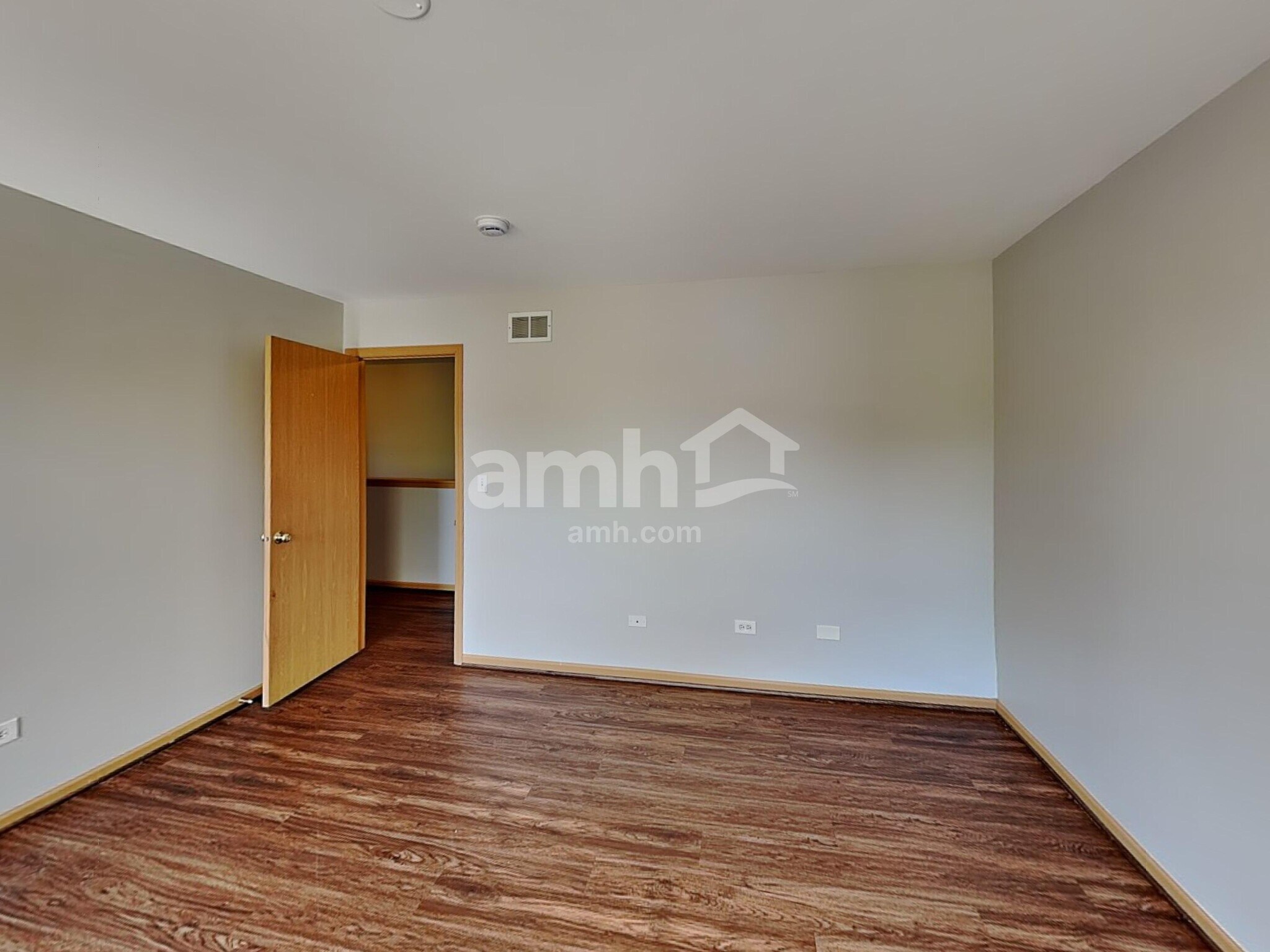 Building Photo - 3226 Kenilworth Ln