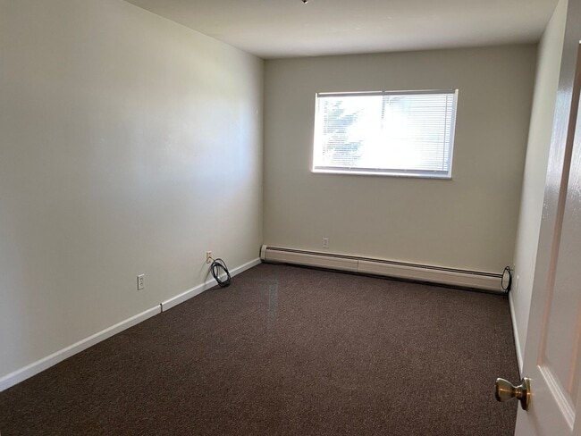 Building Photo - 2 Bedroom Condo in Clinton Township