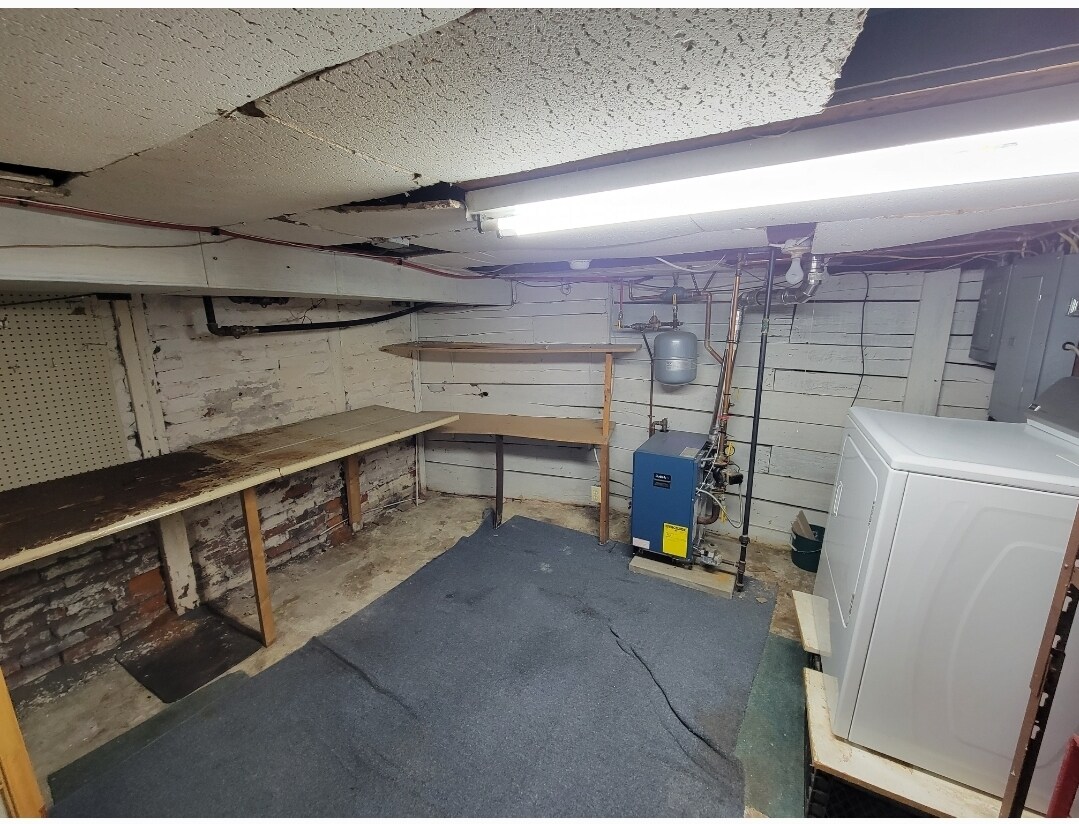 Dryer in basement and storage options - 47 Pulaski St