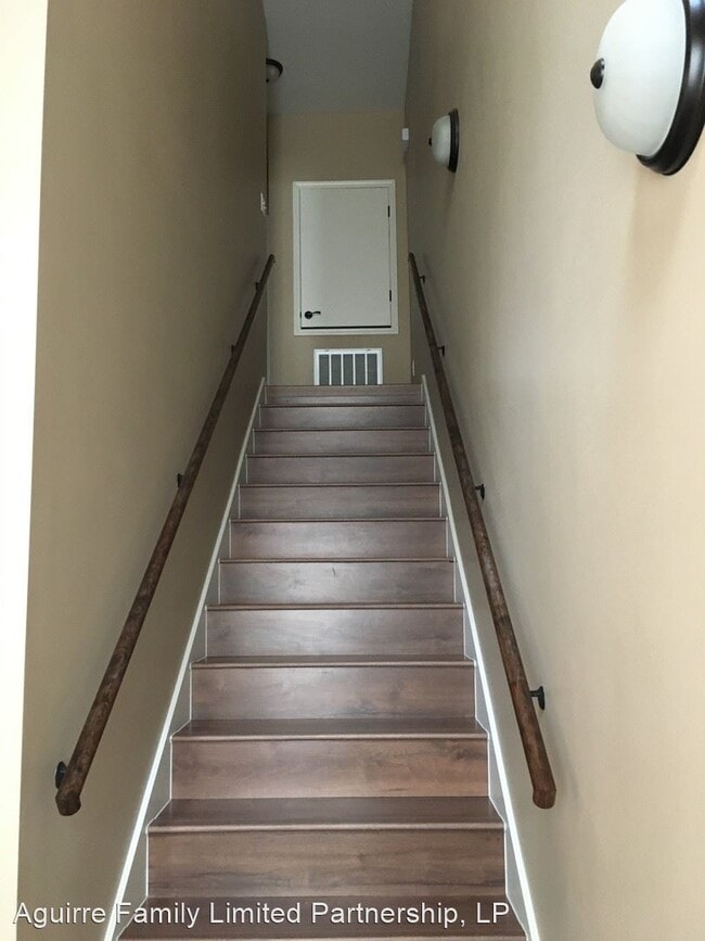 Building Photo - 2206 E Hwy 281