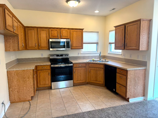 Kitchen - 1844 Villo Woods Ct