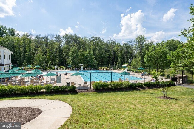 Building Photo - 15970 Greymill Manor Dr