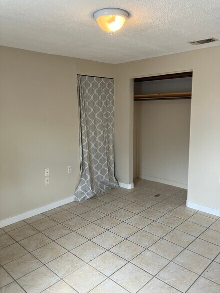 Building Photo - 7461 W Village Dr