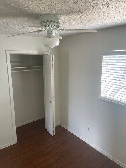 Building Photo - 706 Denson Dr