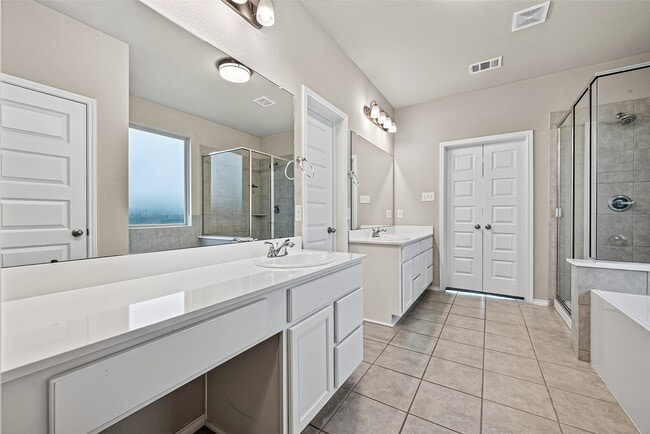 Building Photo - 2511 Sandbar Shark Ct