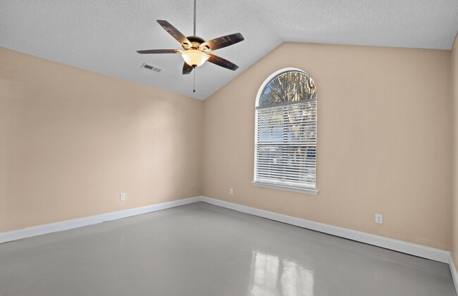 Building Photo - 1160 Shipyard Blvd