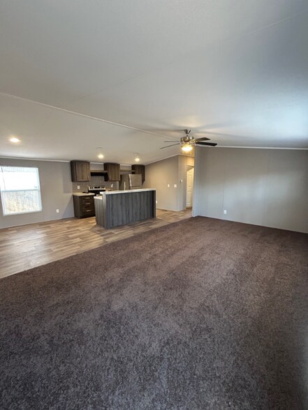 Building Photo - 3000 S 9th Ave