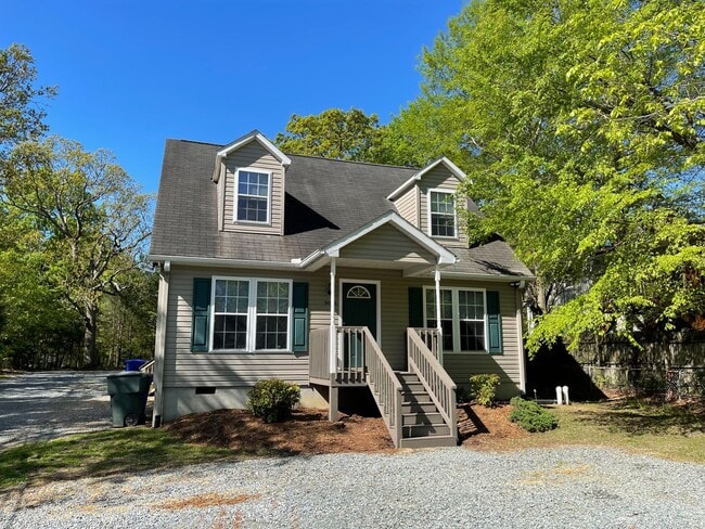 Building Photo - Incredible, newly renovated 3 br 3.5 ba Ca...