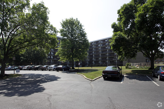 Building Photo - B'Nai B'Rith House