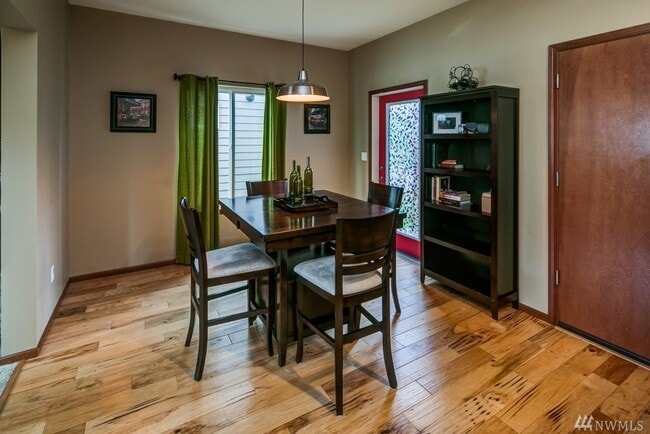 Building Photo - 341 Holland Ave