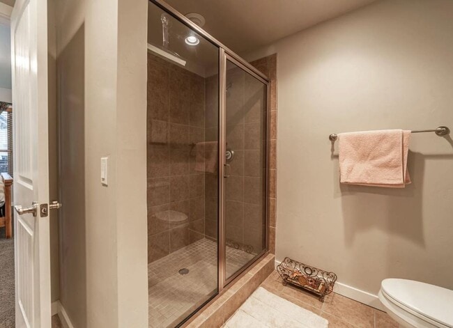 Building Photo - Monterra 2 bedroom 2 Bath on Main level