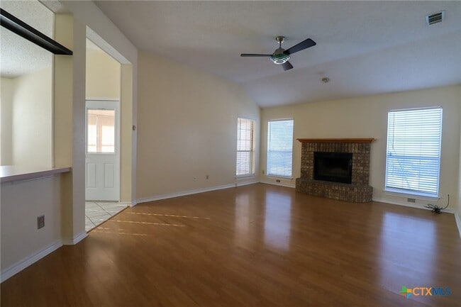 Building Photo - 608 Totem Trail