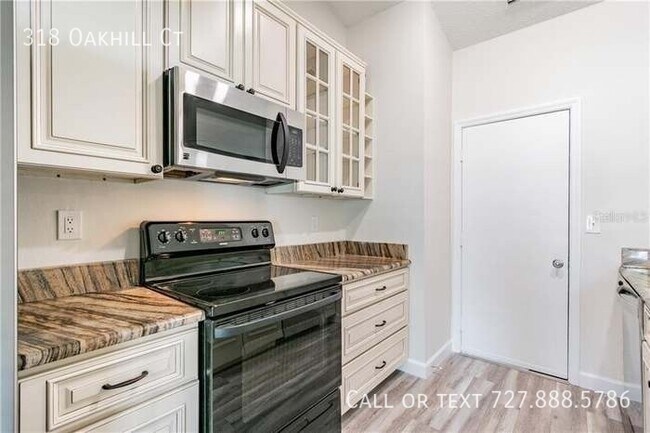 Building Photo - 318 Oakhill Ct