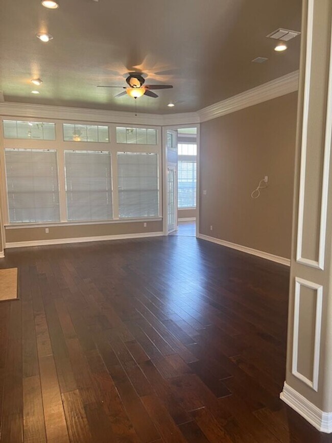 Building Photo - 3 Bedroom 3 Bathroom Berry Creek Home