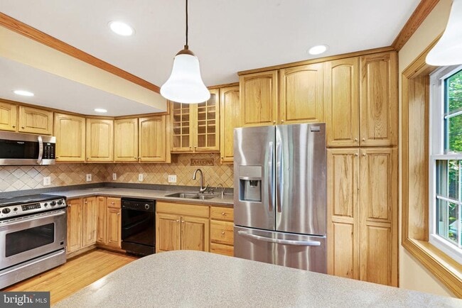 Building Photo - 10401 Courthouse Dr