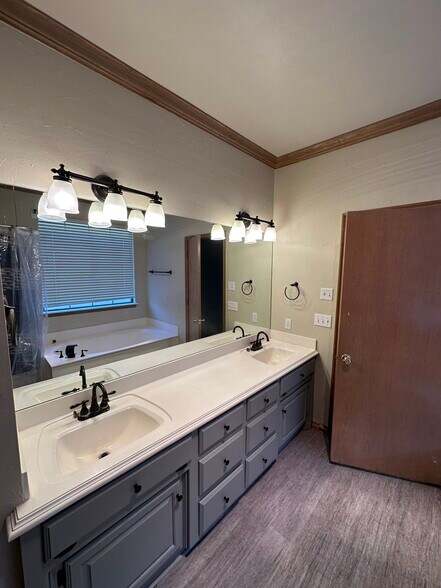 Building Photo - 6308 Bryant Ct